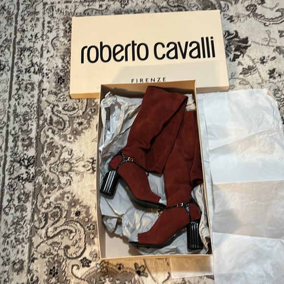 Selling never used Roberto Cavalli open toe boots. - Picture 9 of 10